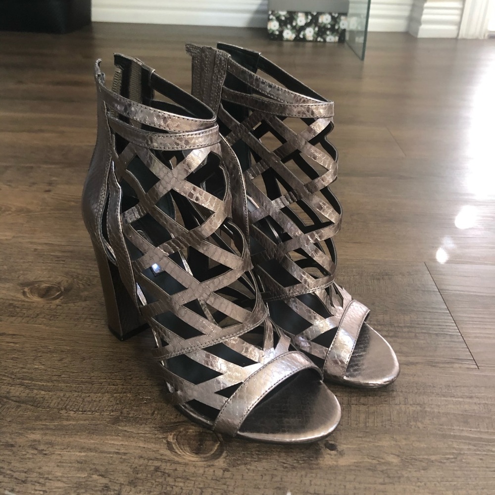 Metallic Sandal with heel